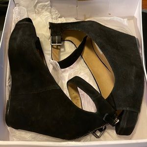 STEVE MADDEN BLACK WEDGE PLATFORM OPEN TOE HEEL SZ 9 EXCELLENT CONDITION